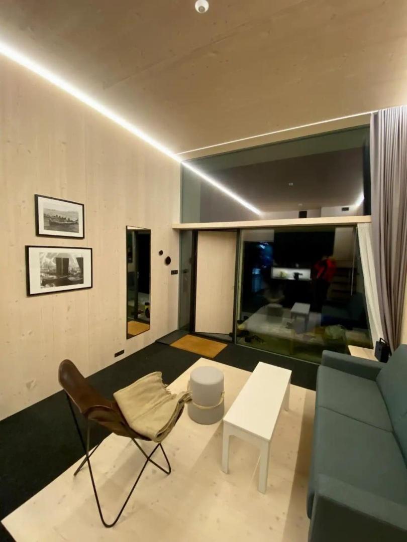 Oceanview Mini-House - Stunning Views Apartment Ramberg Exterior foto